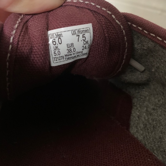 VANS - Picture 4 of 5